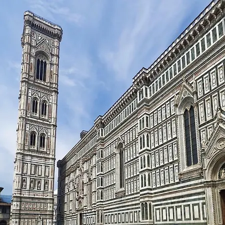 Great Apts Few Steps To The Duomo-3
