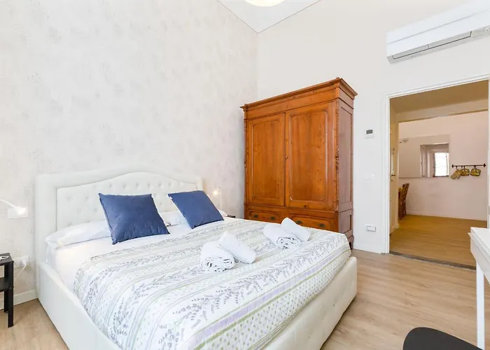 Guesthost - I Renai - Ponte Delle Grazie Modern Apartment